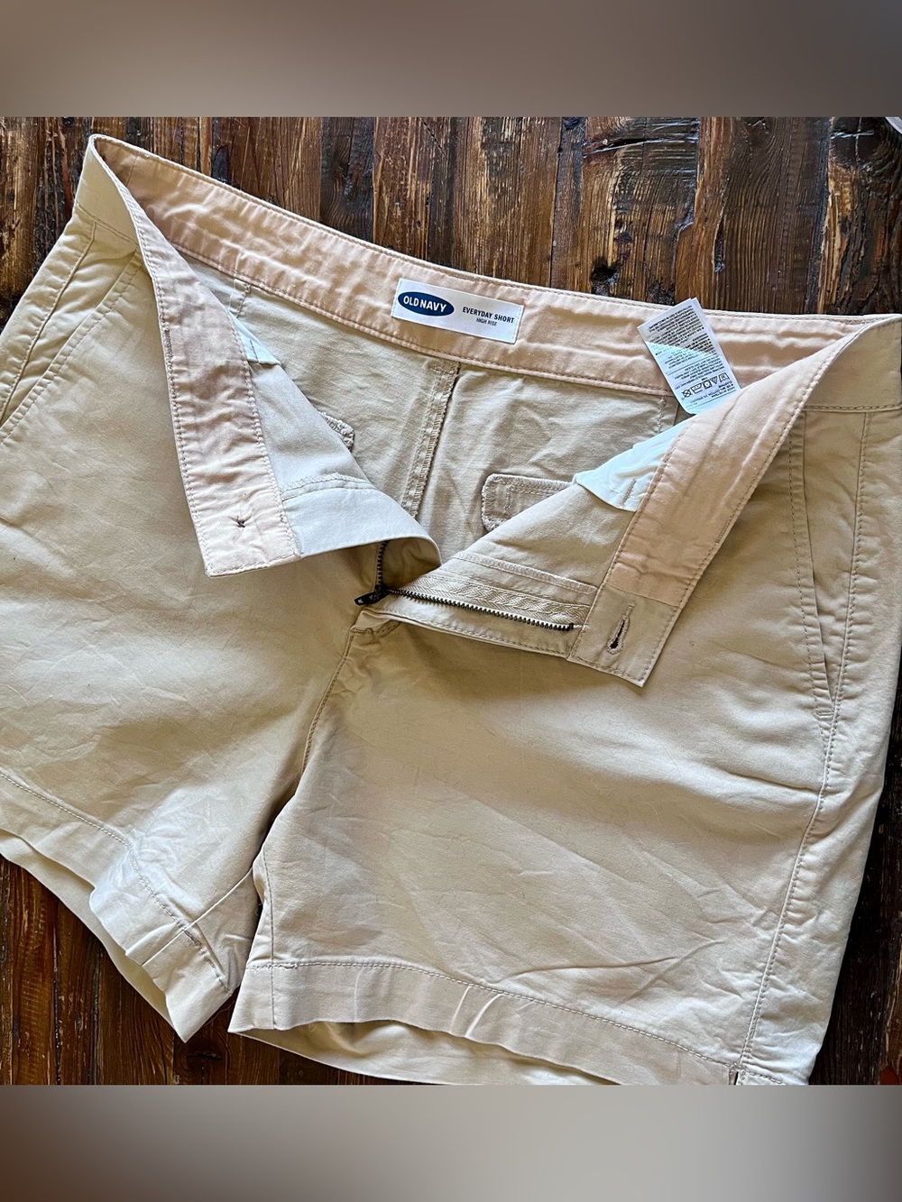 Old Navy Trio of High Waist Everyday Shorts: Tan,Gray, Green Sz 12 EUC - Picture 8 of 16